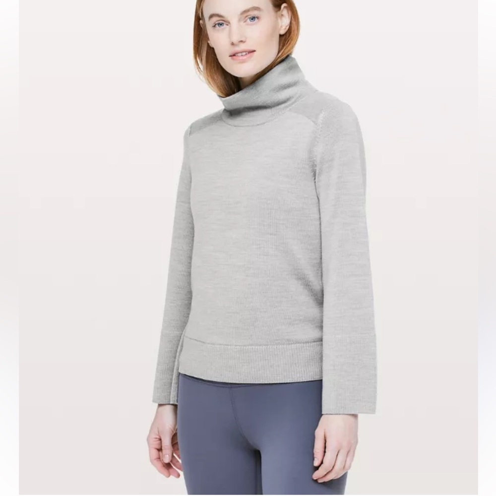 Lululemon City Trek Merino Wool Turtleneck Sweater Gray Size 4
